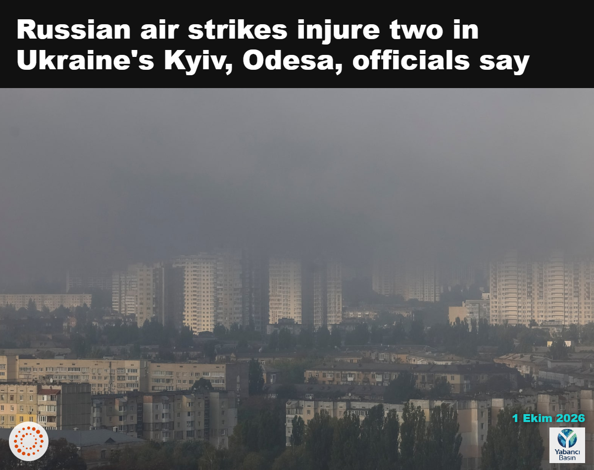 Rusya'nın Ukrayna'ya yönelik saldırısı sırasında 30 Eylül 2026'da Ukrayna'nın Kiev kentinde Rus İHA ve füze saldırısı sırasında şehir üzerinde yükselen duman. REUTERS/Gleb Garanich