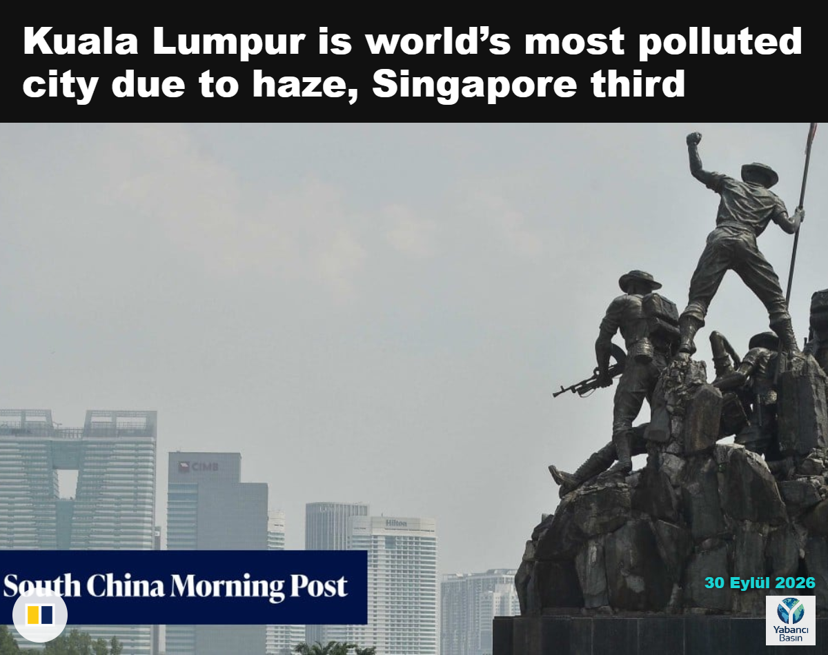 Kuala Lumpur’da 21 Eylül’de pusla kaplanan KL Tower ve diğer binalar. Fotoğraf: AFP