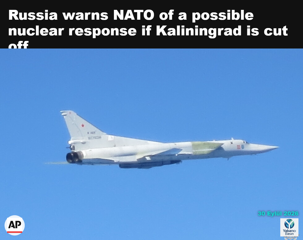 20 Nisan 2026’da Fransız Ordusu tarafından sağlanan bu fotoğrafta, Rusya’ya ait süpersonik Tu-22M3 stratejik bombardıman uçağı Baltık Denizi üzerinde uçuyor. (Etat-Major des Armees via AP, Dosya)