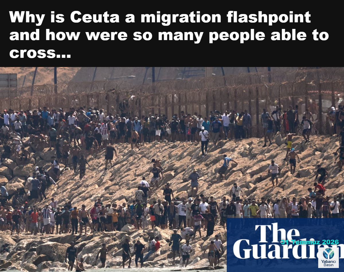 İnsanlar perşembe günü Fas’tan Ceuta’ya geçiyor. Fotoğraf: Antonio Sempere/AP