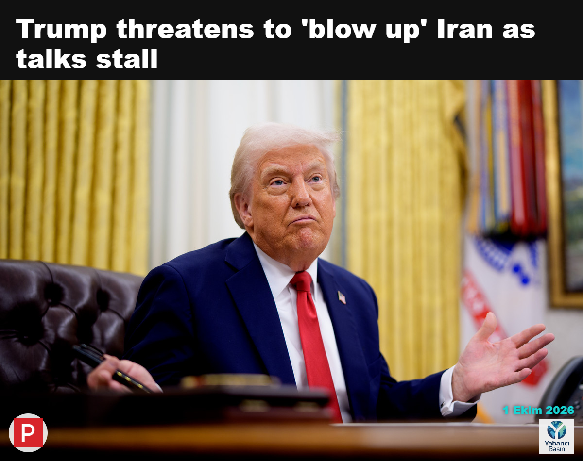 ABD Başkanı Donald Trump, Oval Ofis’teki bir başkanlık kararnamesi imza töreni sırasında konuşurken el hareketi yapıyor. (Andrew Harnik/Getty Images) | 2025 Getty Images