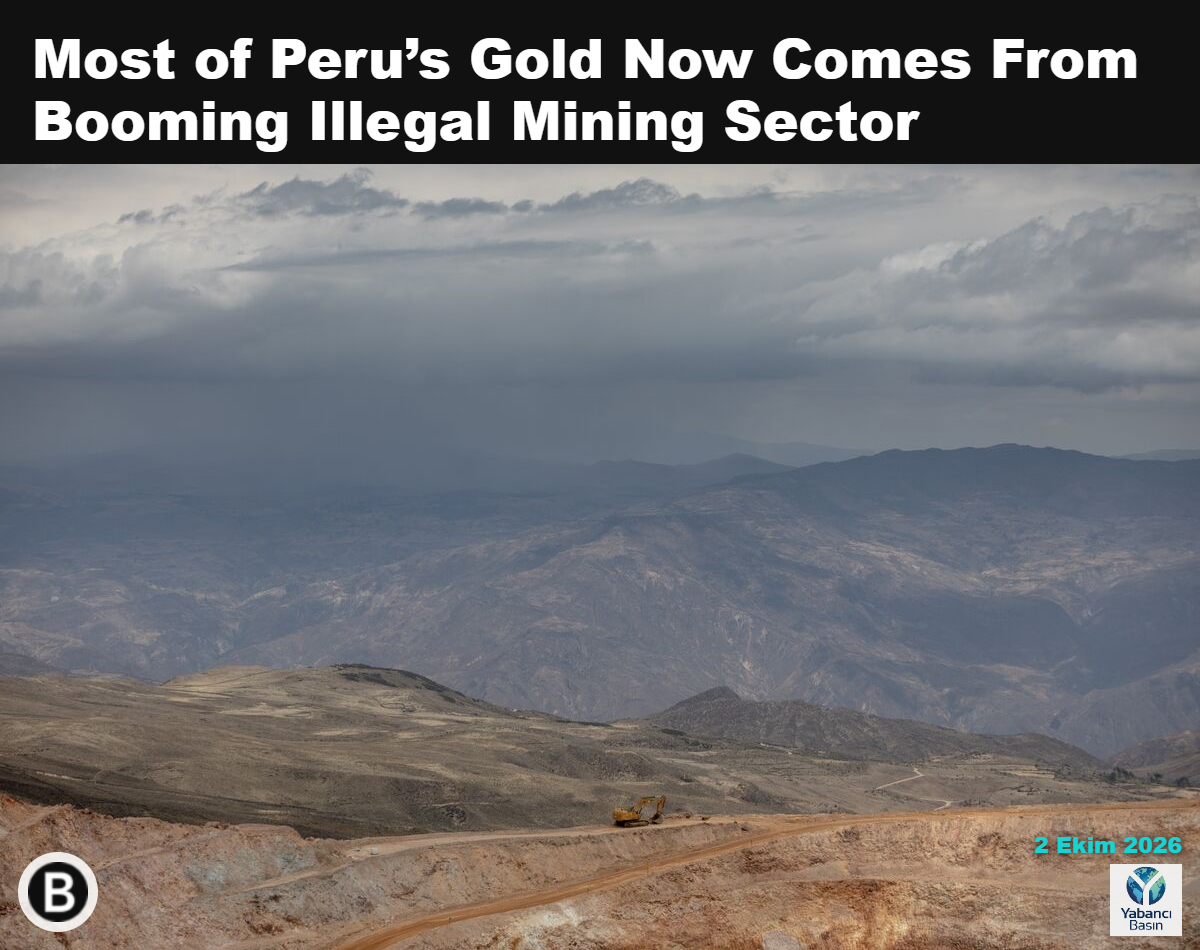 Ağustos ayında Peru’nun Puerto Maldonado kenti yakınlarındaki Tambopata Ulusal Rezervi’nde yasa dışı madencilikte kullanılan bir tarak gemisi. Fotoğraf: Angela Ponce/Bloomberg