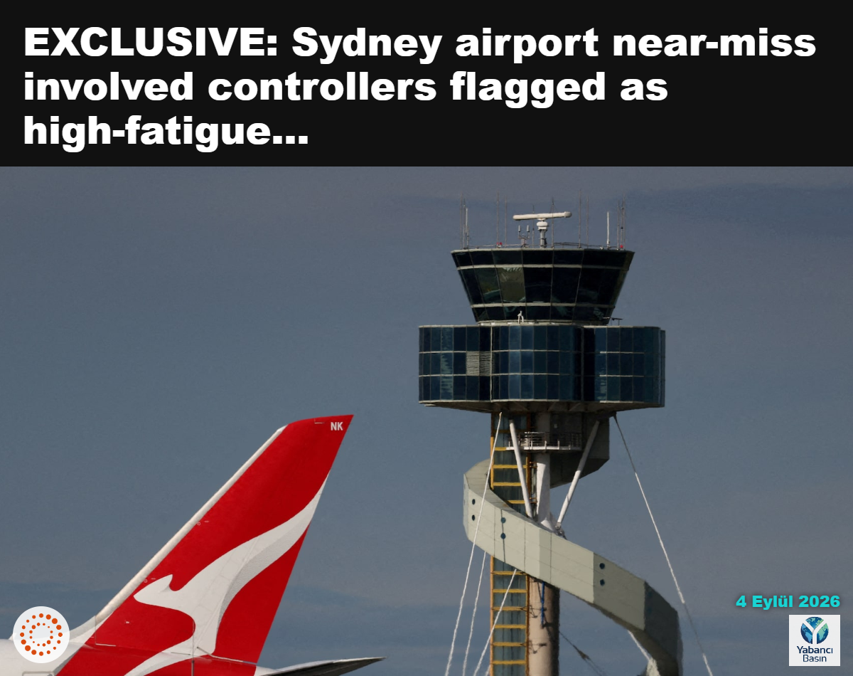 Bir Qantas uçağı, 21 Ağustos 2026’da Avustralya’nın Sydney kentindeki Sydney Havalimanı’nda pistte ilerlerken hava trafik kontrol kulesinin önünden geçiyor. REUTERS/Hollie Adams/Dosya fotoğrafı