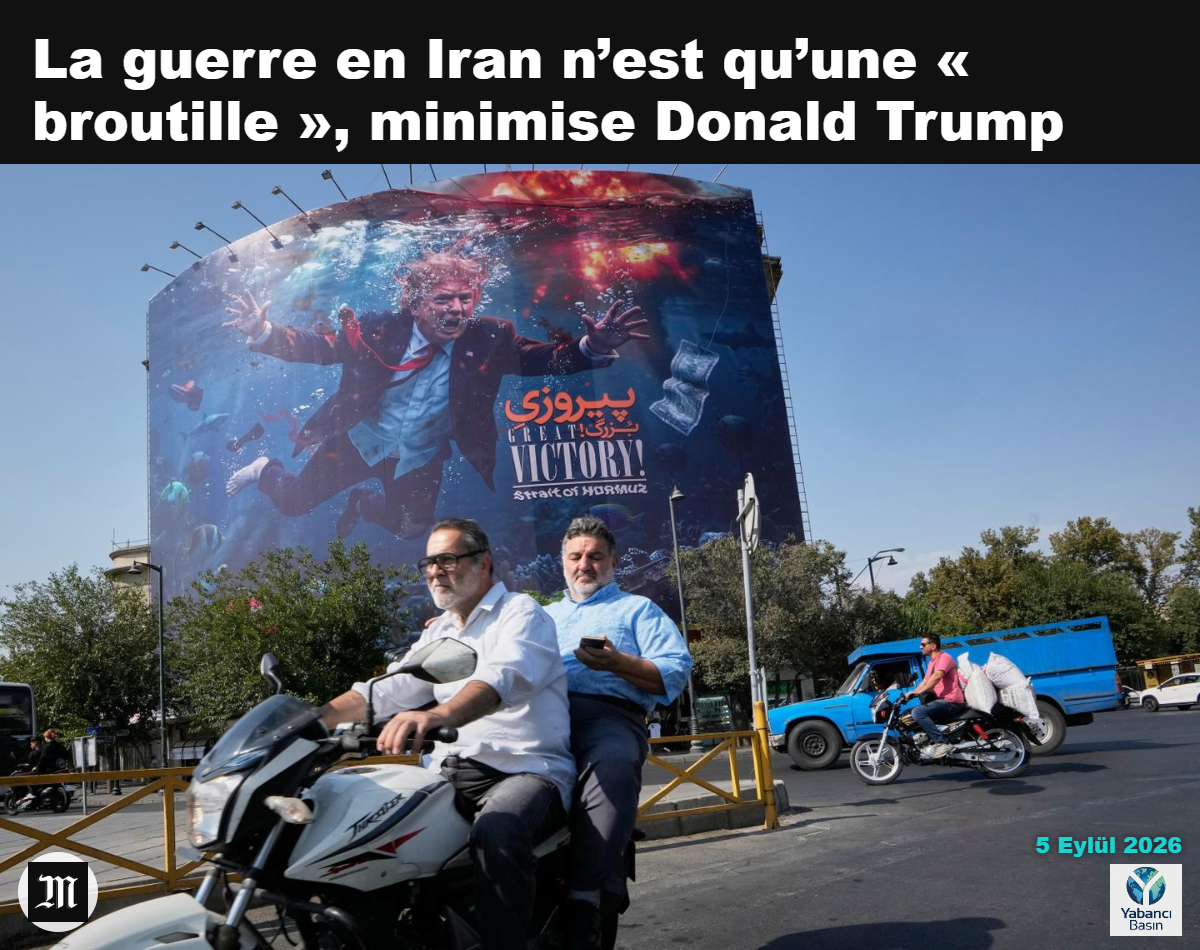 Tahran sokaklarında bir reklam panosu, ABD Başkanı Donald Trump’ı patlamaların ortasında su altında gösteriyor. Panoda “Büyük zafer! Hürmüz Boğazı” yazıyor, 24 Ağustos 2026. VAHID SALEMI/AP PHOTO