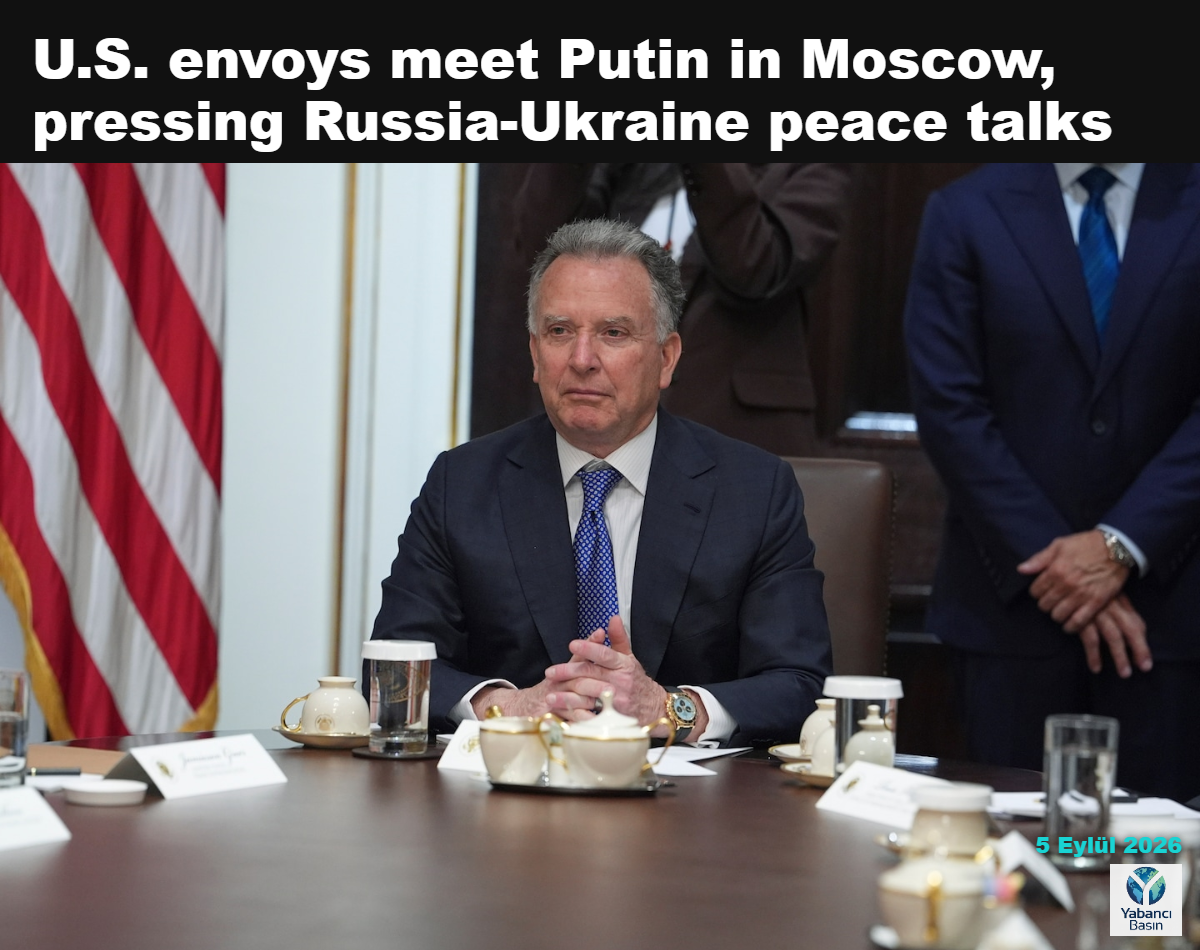 ABD özel temsilcileri Steve Witkoff ve Jared Kushner ile Rusya Devlet Başkanı’nın temsilcisi Kirill Dmitriev, cumartesi günü Moskova’da. (Ramil Sitdikov/Reuters)