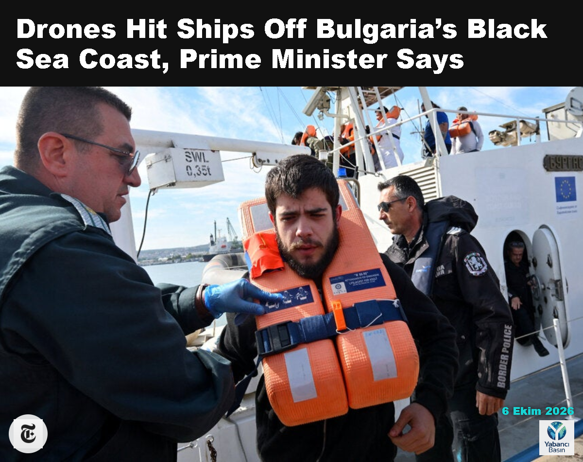 Kurtarılmasının ardından Bulgaristan’ın Varna kentinde hasar gören gemide yaralı bir mürettebat üyesi.