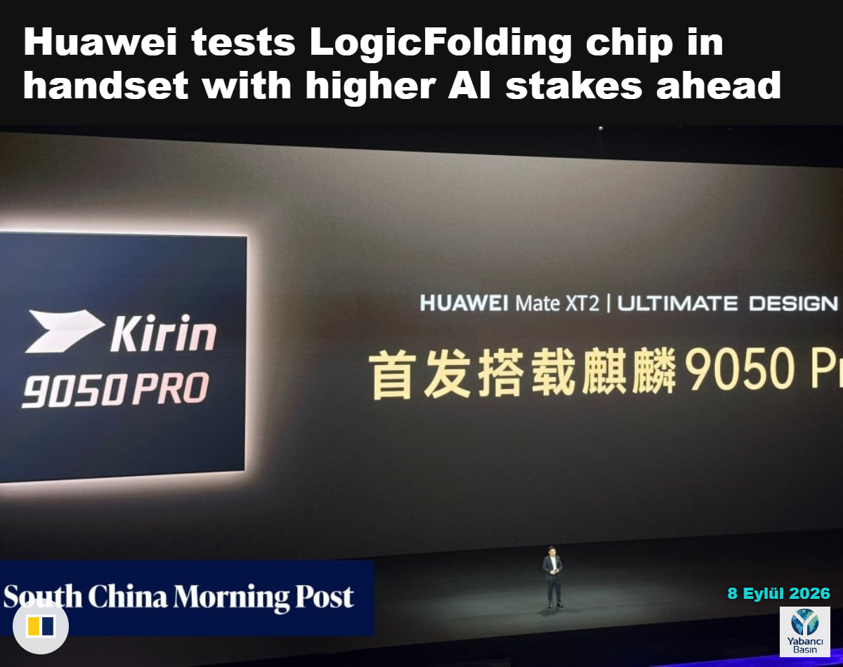 Huawei Tüketici İş Grubu Başkanı Richard Yu Chengdong, pazartesi günü Guangzhou’da Mate XT 2 üç katlanabilir telefonu tanıtıyor. Fotoğraf: Handout