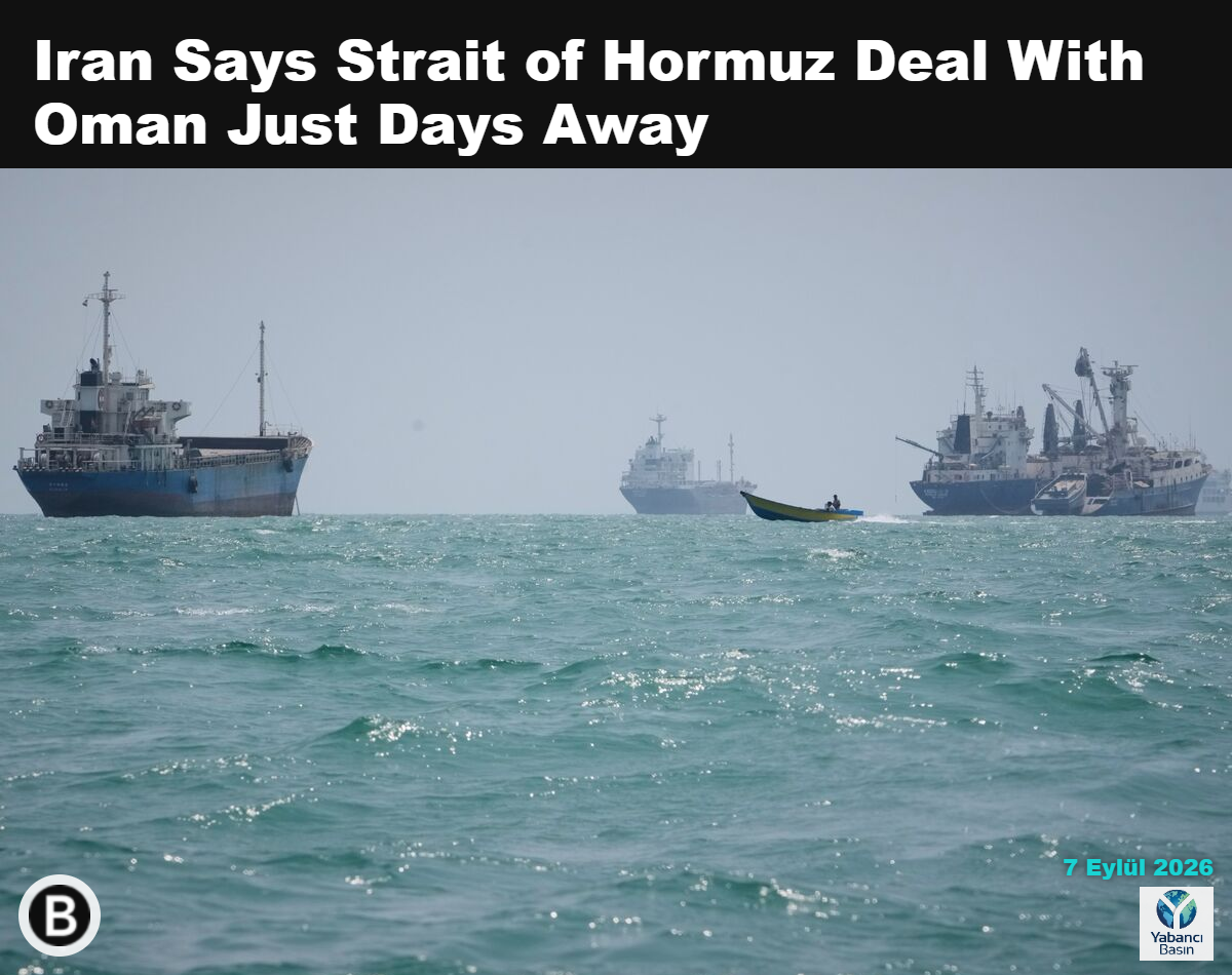 6 Eylül’de İran’ın Bandar Abbas kenti açıklarında Hürmüz Boğazı’na demirleyen gemiler. Fotoğraf: Vahid Salemi/AP