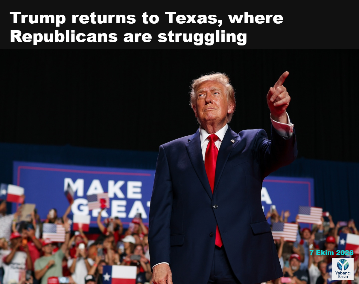 Başkan Donald Trump, çarşamba günü San Antonio’da Cumhuriyetçi Senato adayı Ken Paxton için düzenlenen seçim mitinginde izliyor. (Evan Vucci/Reuters)