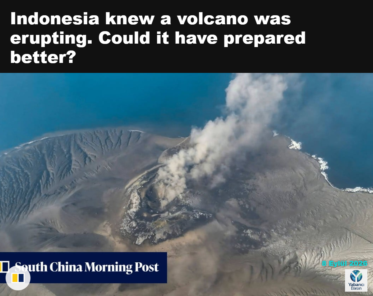 Endonezya’nın Serang kentinde bir görevli, pazar günü Anak Krakatoa’nın patlaması sırasında sismometre üzerinde çalışıyor. Fotoğraf: AFP