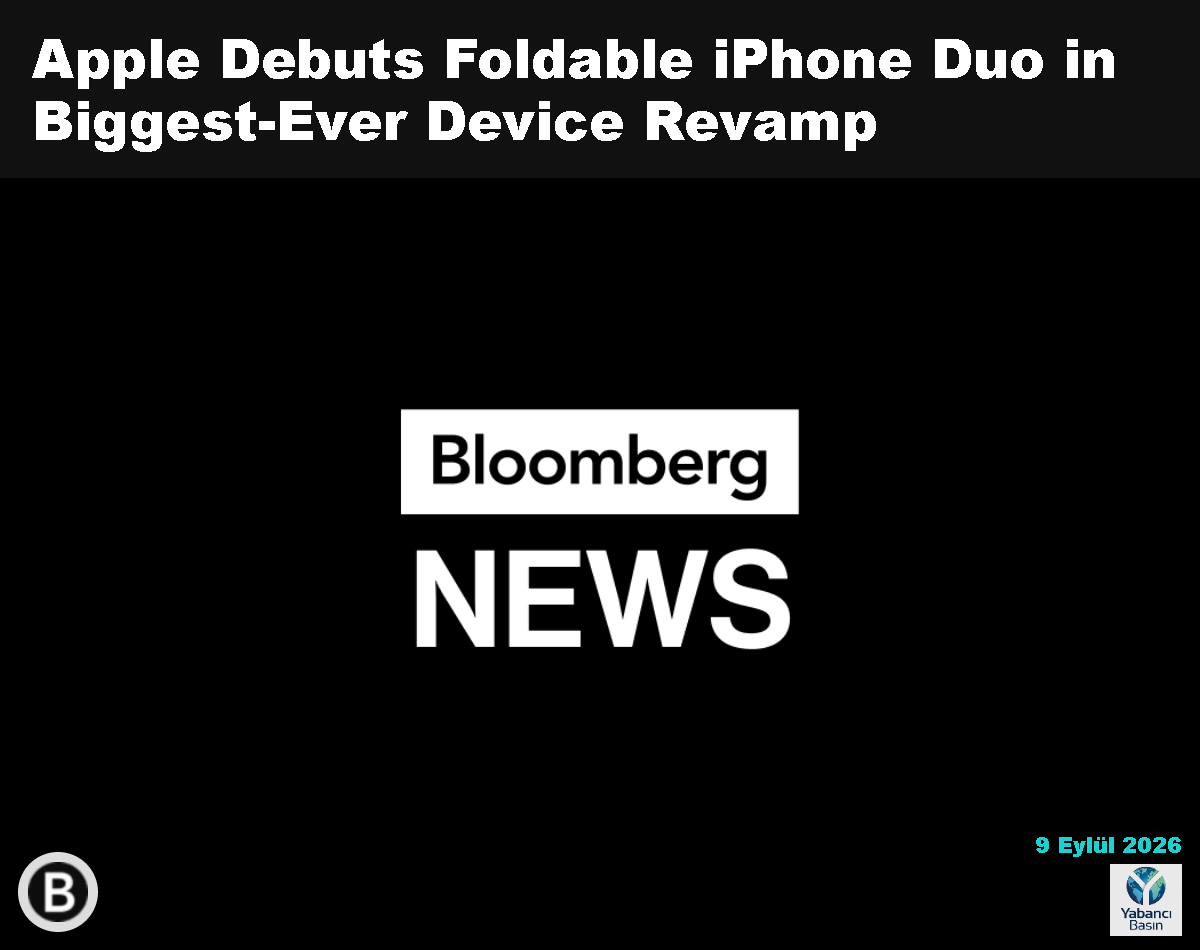 Apple CEO’su John Ternus, iPhone Duo’yu elinde tutuyor. Fotoğraf: David Paul Morris/Bloomberg
