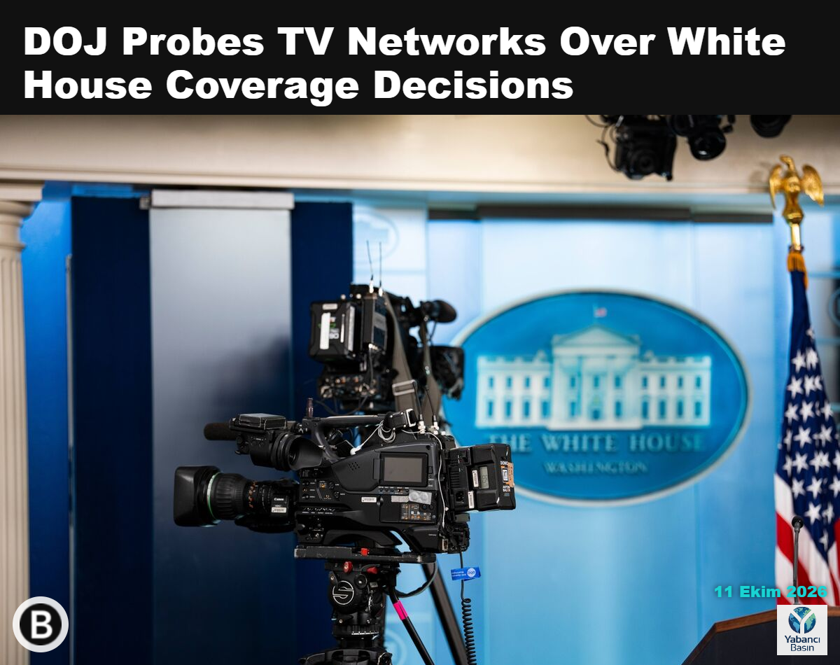 James S. Brady Basın Brifing Odası’ndaki kürsünün yanında bir televizyon kamerası. Fotoğrafçı: Al Drago/Bloomberg