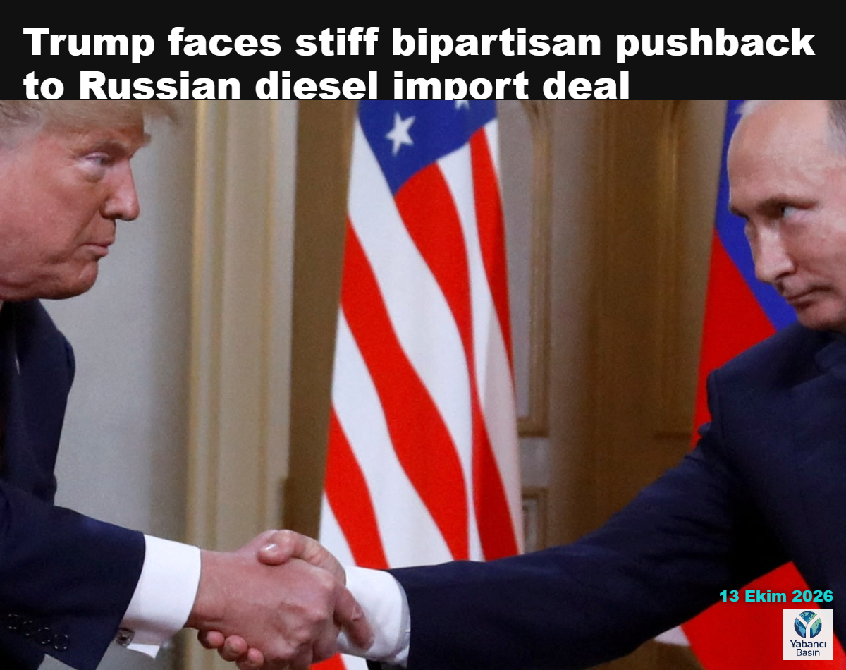 Başkan Donald Trump ile Rusya Devlet Başkanı Vladimir Putin, 16 Temmuz 2018’de Helsinki’de el sıkışıyor. (Kevin Lamarque/Reuters)