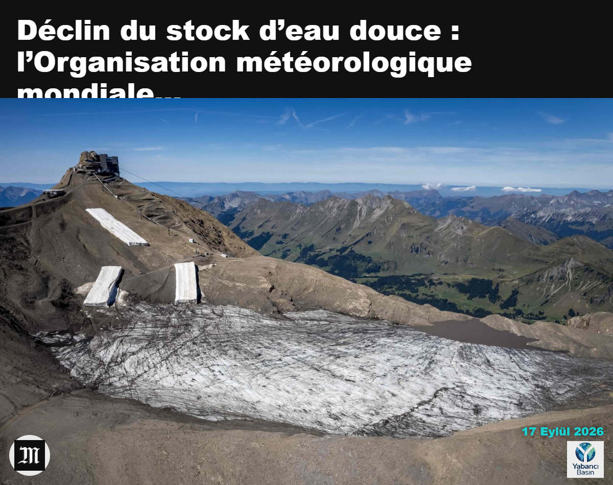 İsviçre'deki Diablerets sıradağlarında, yaklaşık 3.000 metre rakımda bulunan Sex Rouge Buzulu'nun erimesini yavaşlatmak için sentetik örtüler yerleştirildi. 6 Eylül 2026. FABRICE COFFRINI/AFP