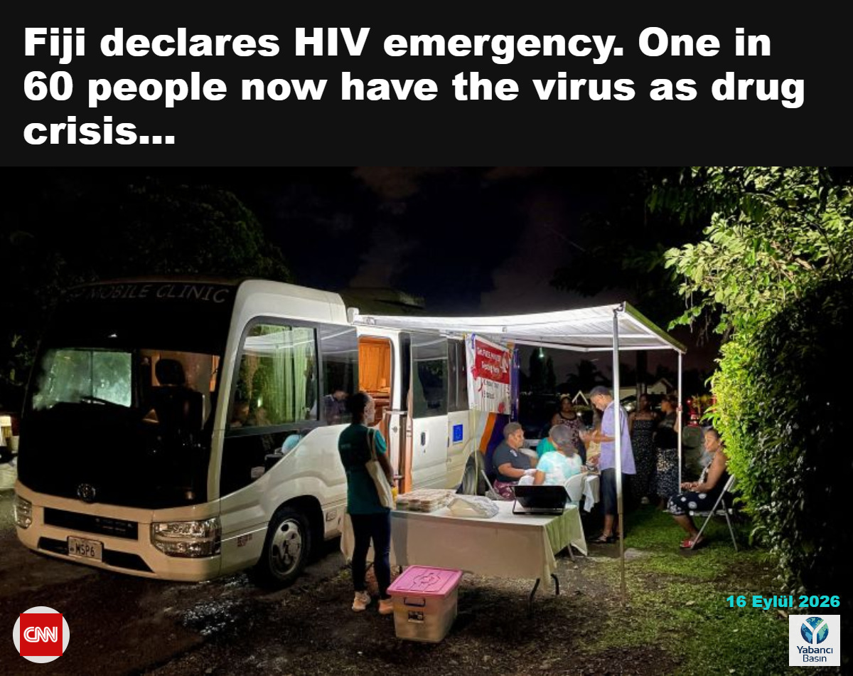 19 Mart 2026'da Fiji'nin Suva kentindeki bir mahalleye düzenlenen saha ziyareti sırasında ücretsiz HIV testi sunan Medical Services Pacific Moonlight programı ekibi. (AFP/Getty Images)