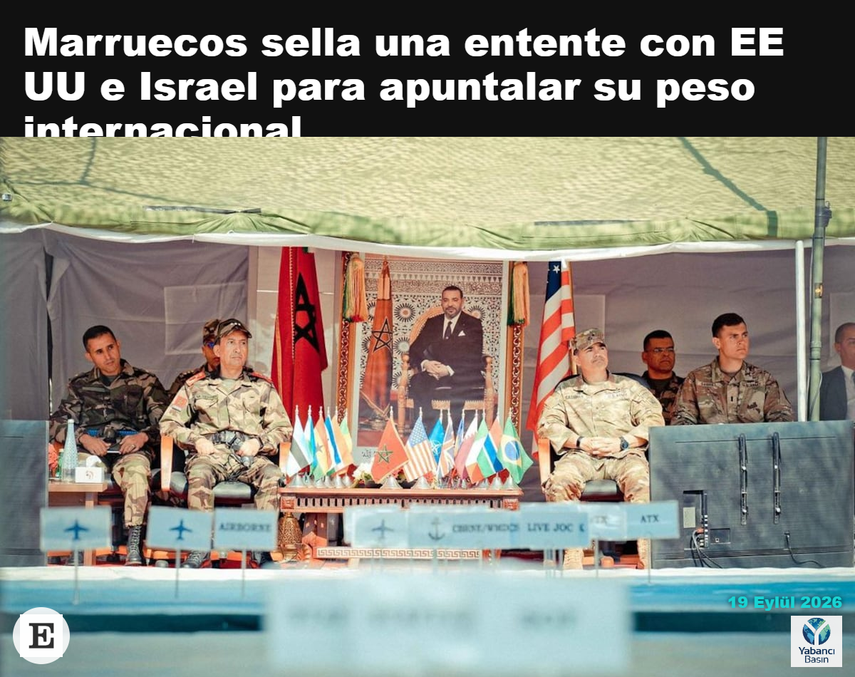 Fas’ın Agadir kentinde 5 Haziran 2023’te düzenlenen African Lion tatbikatının başlatma töreni sırasında generaller Mohamed Berrid (solda) ve Brian Cashman. Royal Moroccan Armed Forces
