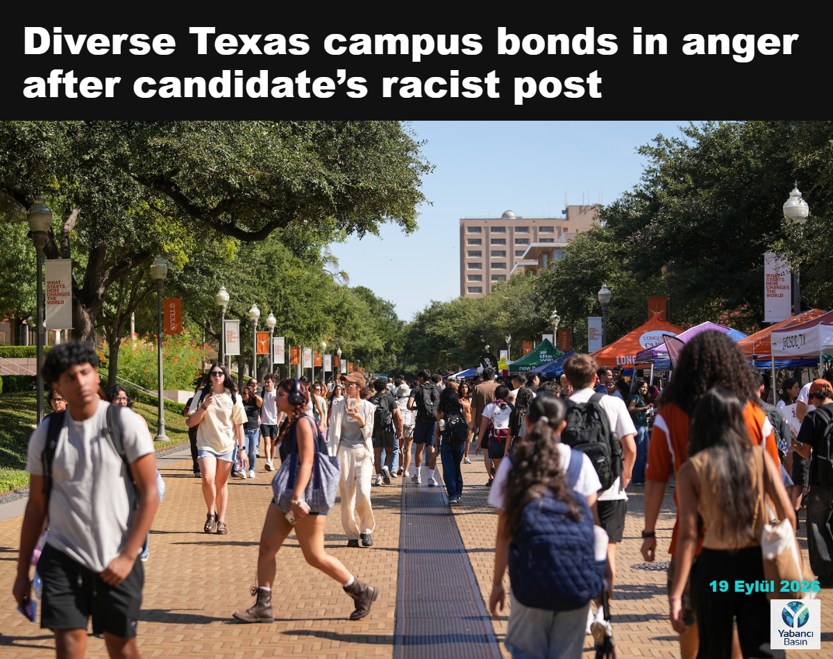 Öğrenciler Austin’deki Teksas Üniversitesi kampüsünde yürüyor. (Jay Janner/Getty Images)