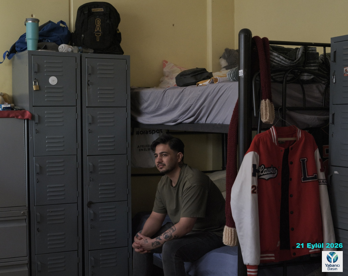 Arsalan Saleh Fard, kaldığı sığınma evindeki odasında. İran’dan kaçıp ABD’de sığınma talep etmiş, ancak Panama’ya gönderilmişti. (Luis Antonio Rojas/The Washington Post için)