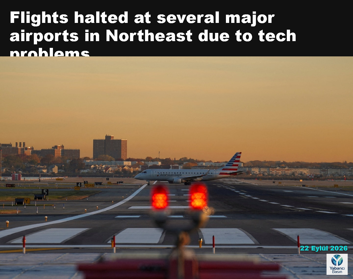 New York’taki LaGuardia Havalimanı’nda bir American Airlines uçağı. REUTERS/Ryan Murphy/Dosya fotoğrafı (Ryan Murphy/Reuters)
