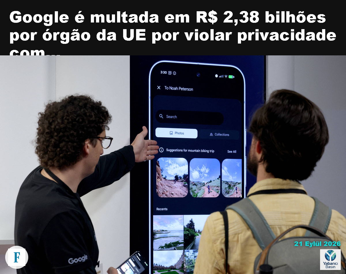 Bir Google çalışanı cep telefonundaki özellikleri tanıtıyor — Brendan McDermid/Reuters