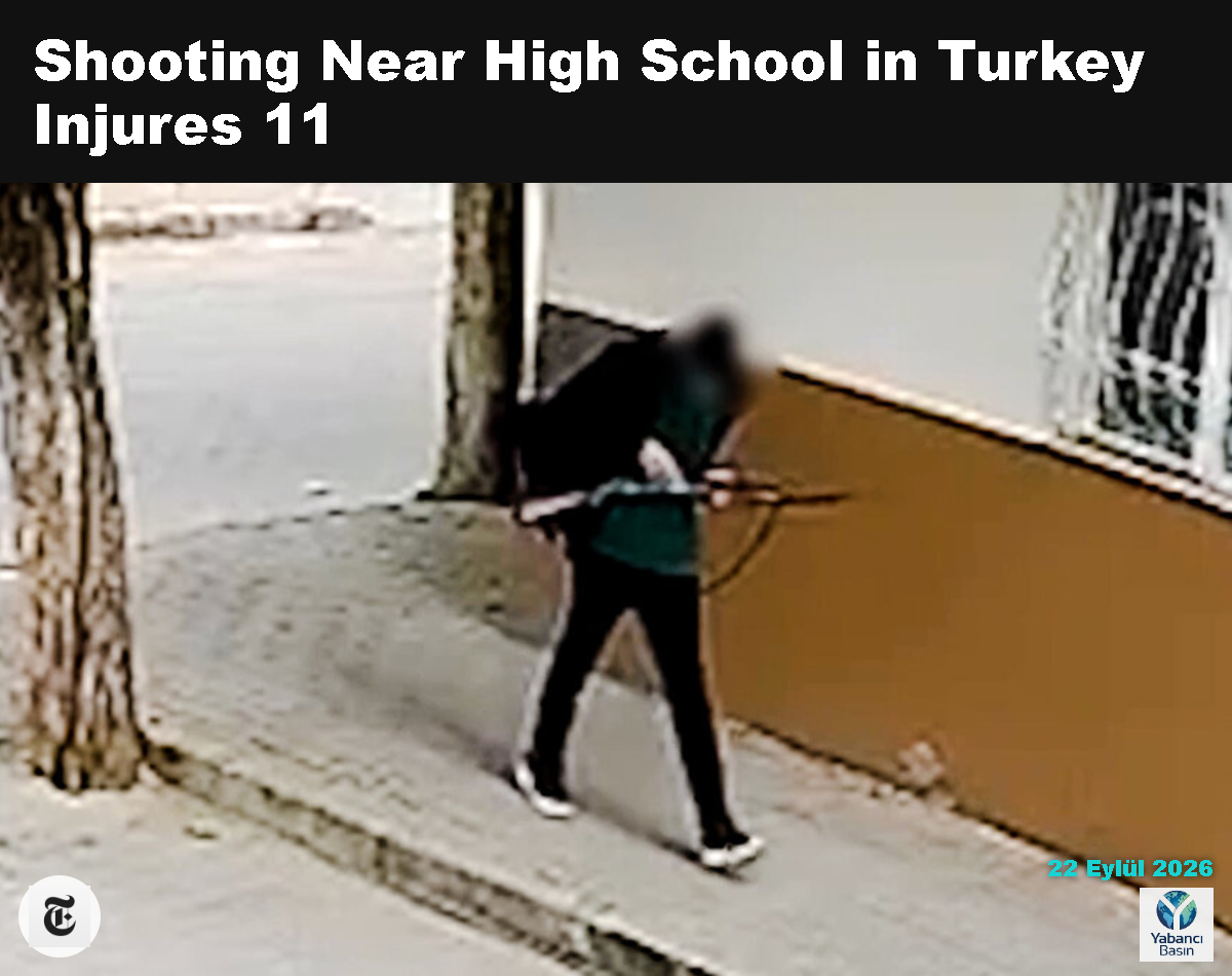 Türkiye’nin Turgutlu kentinde bir okul yakınında silahlı bir kişinin köşeyi dönüp kısa süre sonra sokakta geri koştuğu güvenlik görüntüsü. Türk güvenlik kaynakları, İHA, Associated Press aracılığıyla.