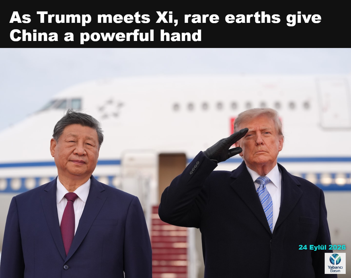 Başkan Donald Trump ve Çin Devlet Başkanı Xi Jinping, çarşamba günü Maryland eyaletindeki Joint Base Andrews’ta düzenlenen karşılama törenine katılıyor. (Alex Brandon/AP)
