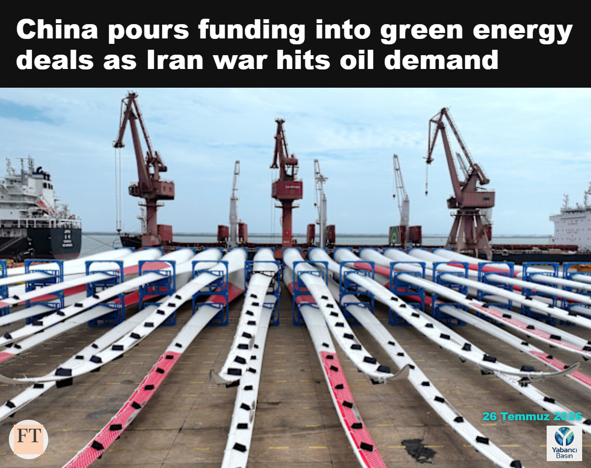 Çin’deki bir limanda rüzgâr türbini kanatları; ülkenin amiral gemisi denizaşırı altyapı programı ilk yarıda yeşil enerji finansmanını 20,1 milyar dolara çıkardı © CFOTO/Future Publishing/Getty Images