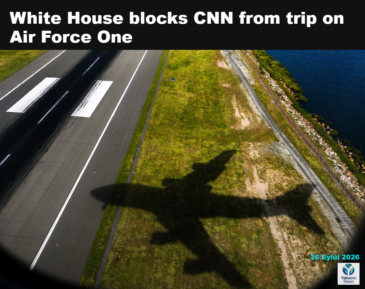 Başkan Donald Trump’ın bulunduğu Air Force One’ın gölgesi, uçak bu hafta John F. Kennedy Uluslararası Havalimanı’na inerken görülüyor. (Julia Demaree Nikhinson/AP)