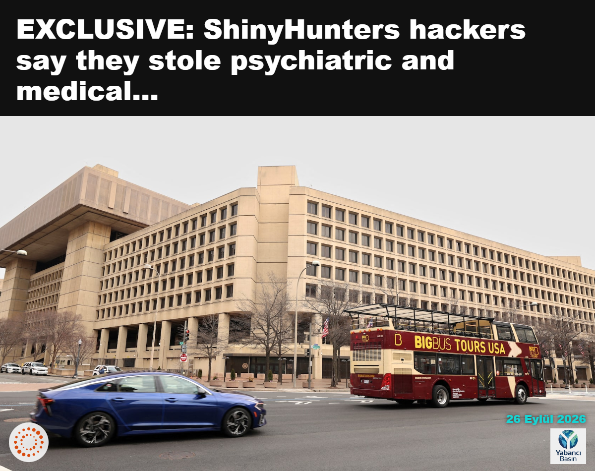 Bir tur otobüsü, 3 Şubat 2025’te ABD’nin Washington kentindeki FBI merkezinin önünden geçiyor. REUTERS/Kevin Lamarque/Dosya fotoğrafı