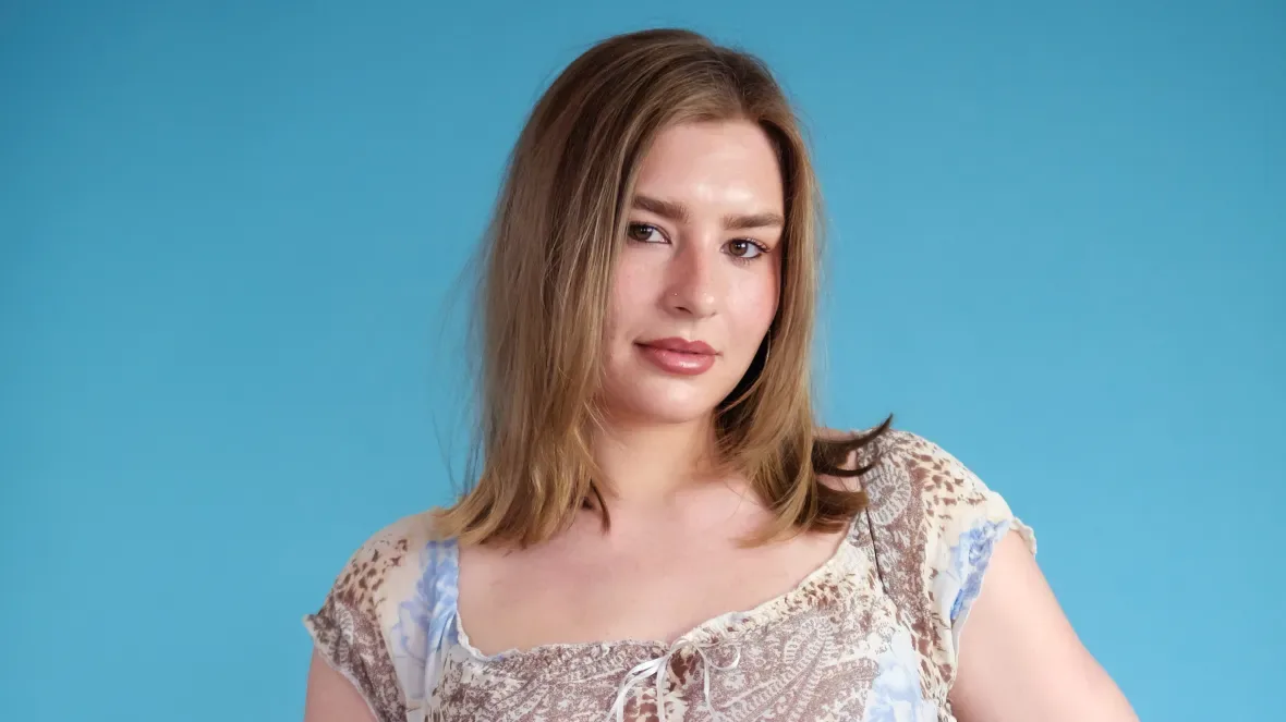 Yazar Annie Lord: “Kadınlar nazlanmayı göze alamazlar. Eğer oturup erkeklerin bizim için çalışmasını beklersek, çok uzun süre oturmak zorunda kalacağız.”